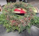 Cypress Wreath With Tiny Berries Green/Red (XM23)